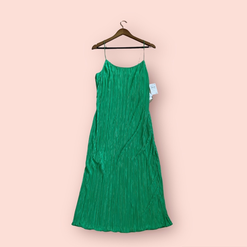 ALWAYS FITS PLISSÉ SLIP DRESS GOOD AMERICAN 💚💚